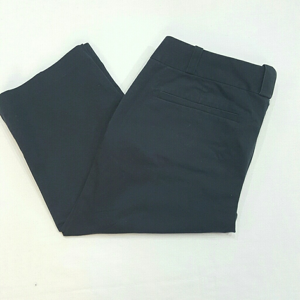 Club Monaco black capris (E28) - Picture 5 of 6